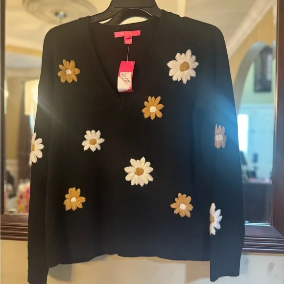 Lilly Pulitzer Black V-Neck Sweater with Daisy Embroidery - Picture 1 of 5